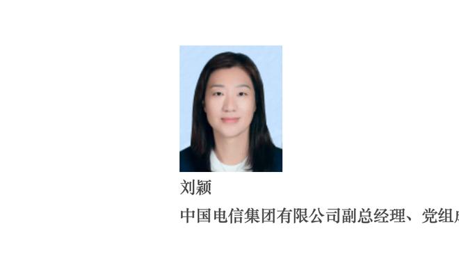 ️哈兰德与女友开劳斯莱斯库里南兜风，女友负责加油