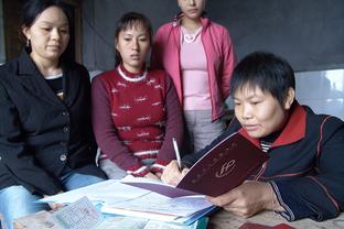 曼联跟队：水晶宫总监弗里德曼抵达梦剧场，来推动亨德森的转会